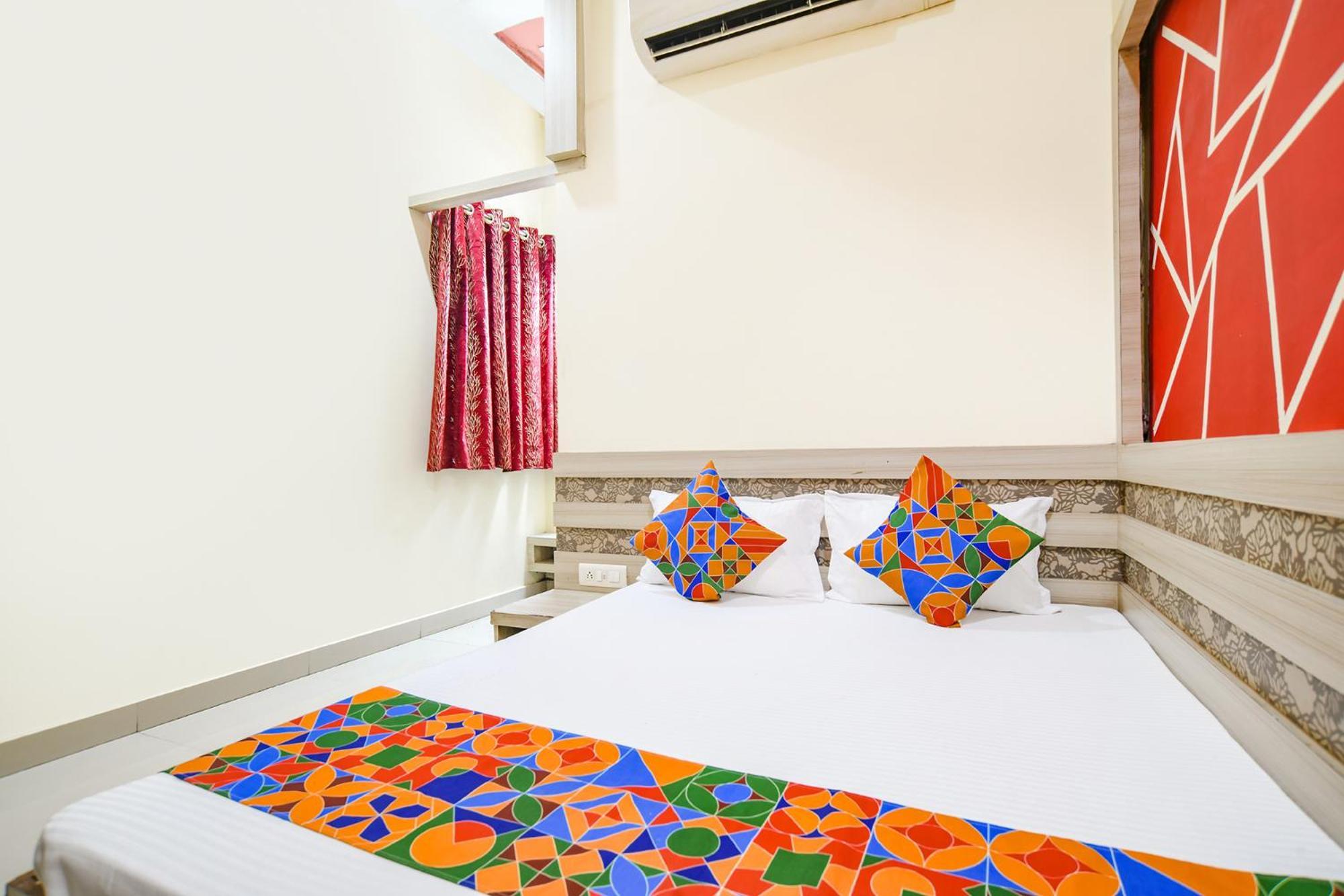Fabexpress Blue Star Ujjain Exterior photo