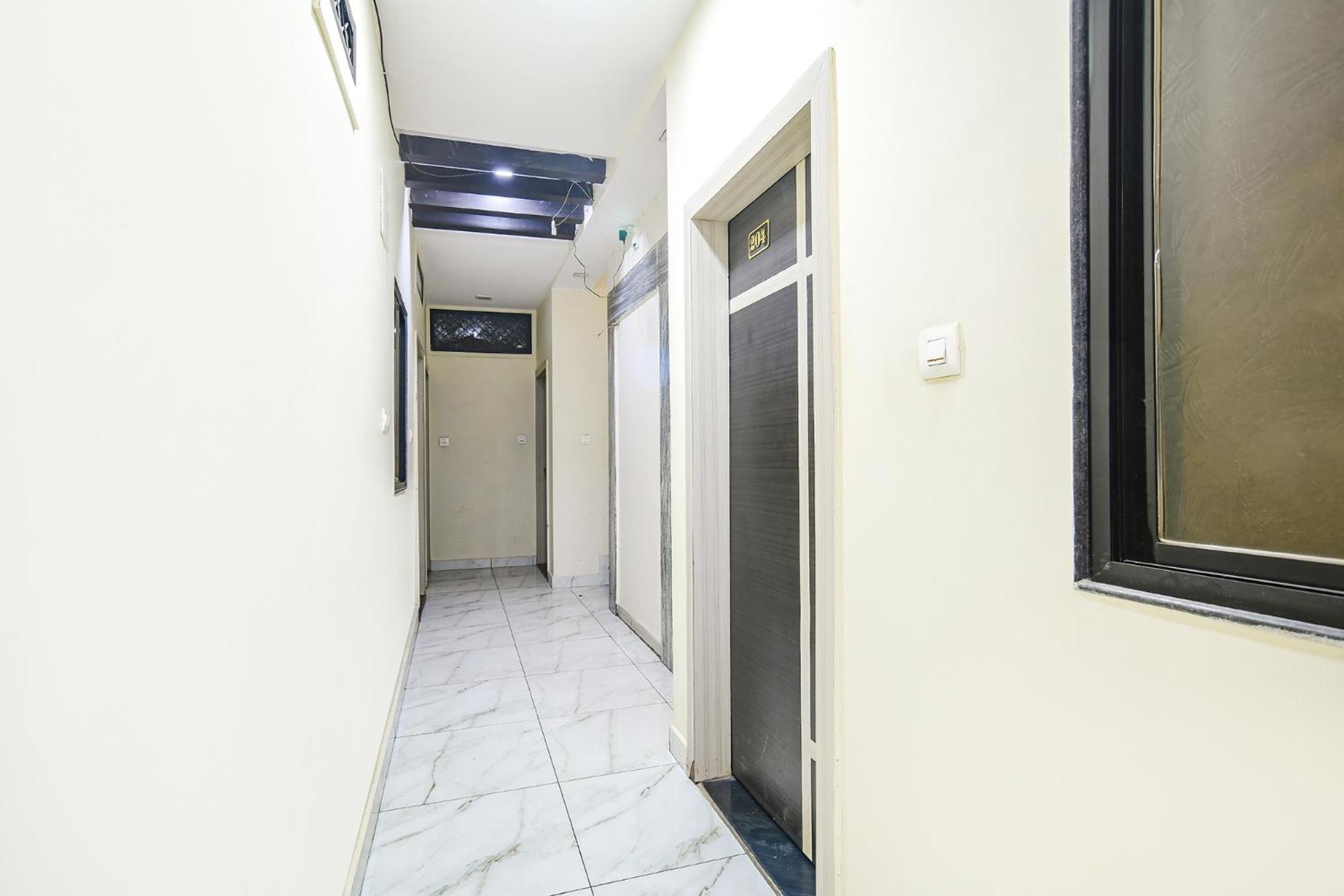 Fabexpress Blue Star Ujjain Exterior photo