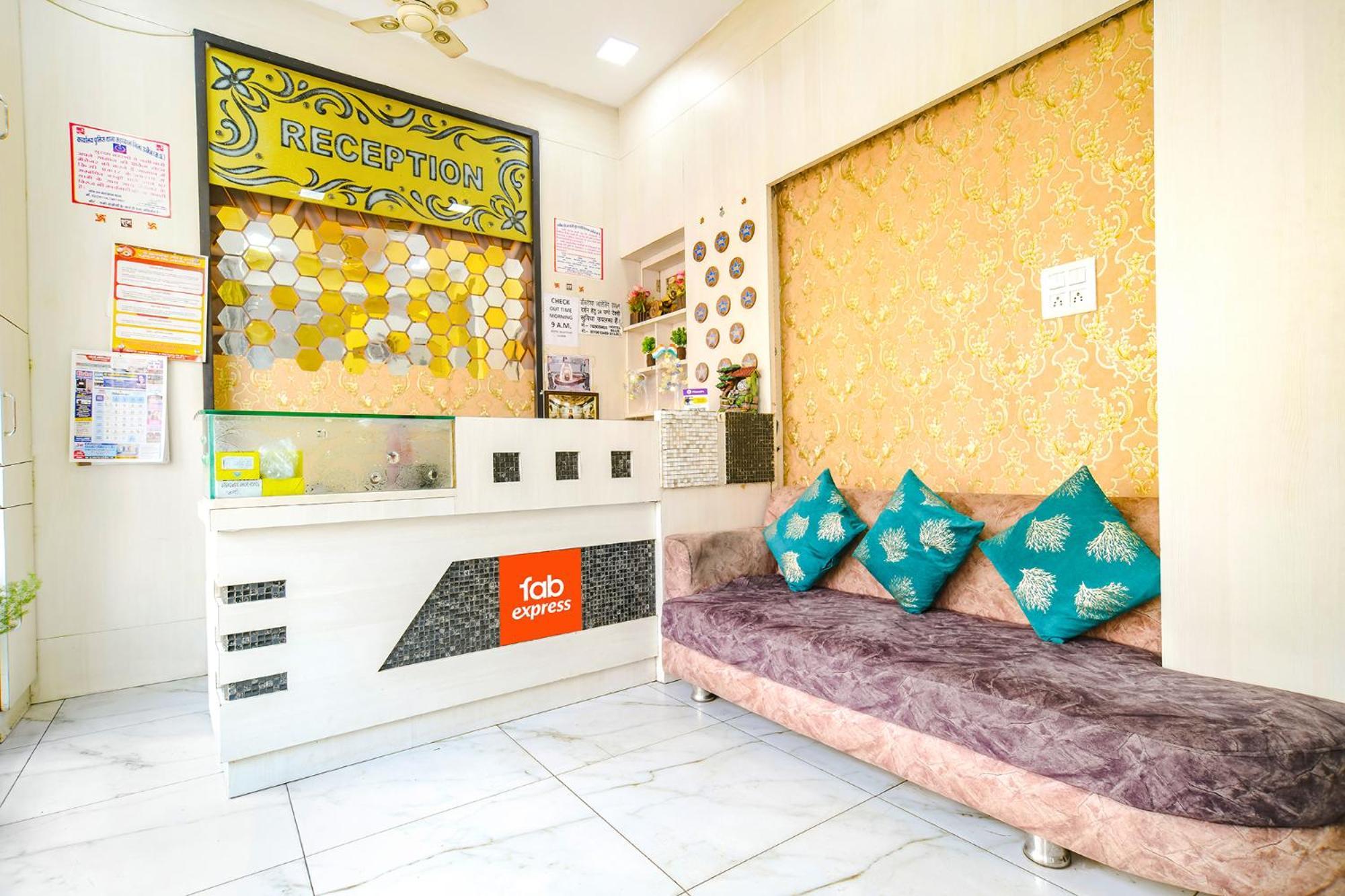 Fabexpress Blue Star Ujjain Exterior photo